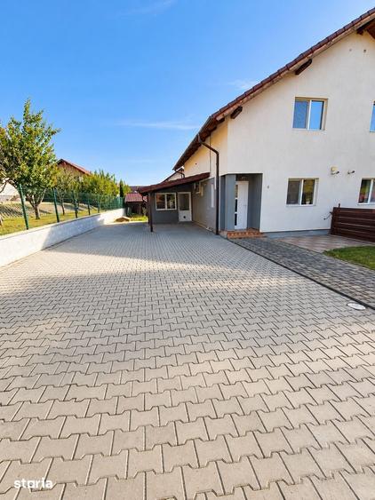 Casă cu 3 camere cu Teren 350 Mp în Corunca