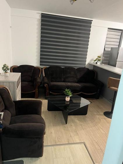 Apartament cu 3 camere semidecomandat în Bucov