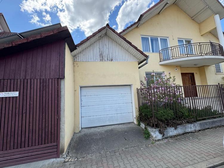 Casă cu 4 camere în Central