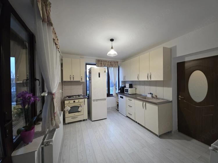 Casă cu Teren 761 Mp în Trivale