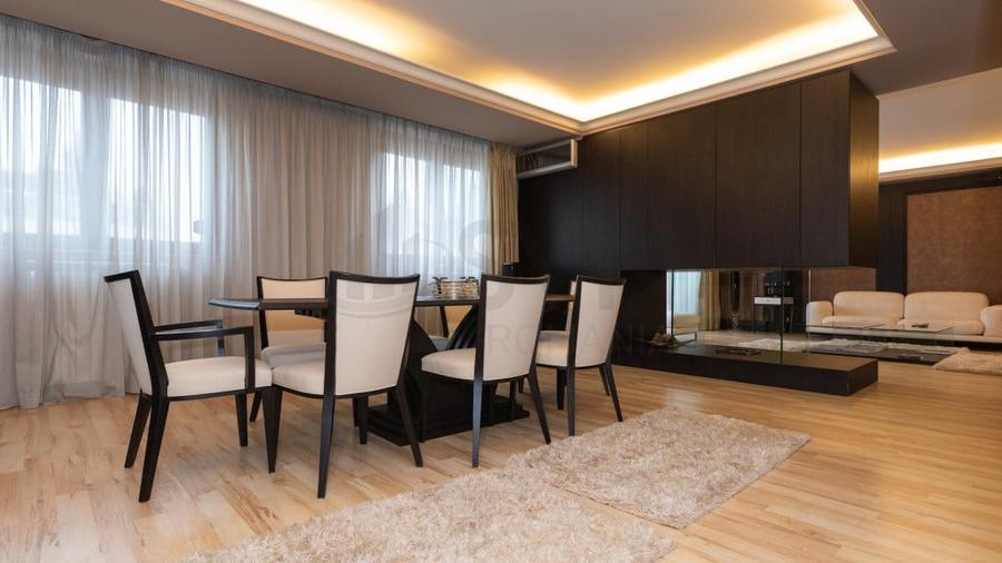 Apartament cu 4 camere decomandat în Herăstrău