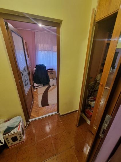 Apartament cu 3 camere decomandat, mobilat în Casa de Cultură