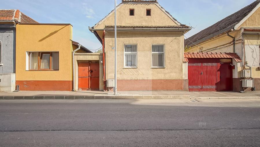 Casă individuală cu 2 camere cu Canalizare în Centrul Istoric
