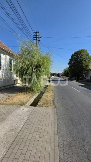 Casă individuală cu 2 camere cu Canalizare în Petrești