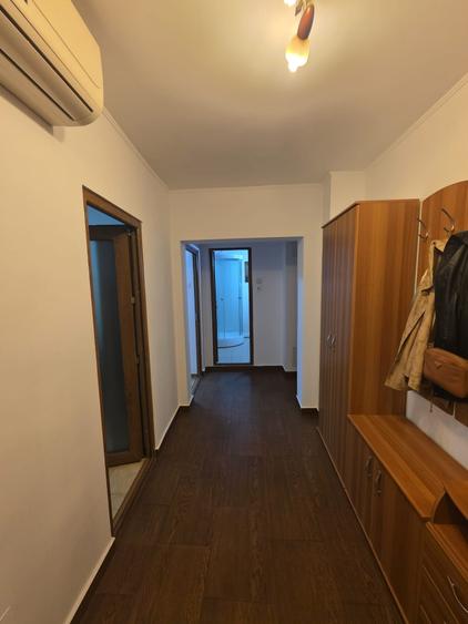 Apartament cu 3 camere decomandat în Tomis III