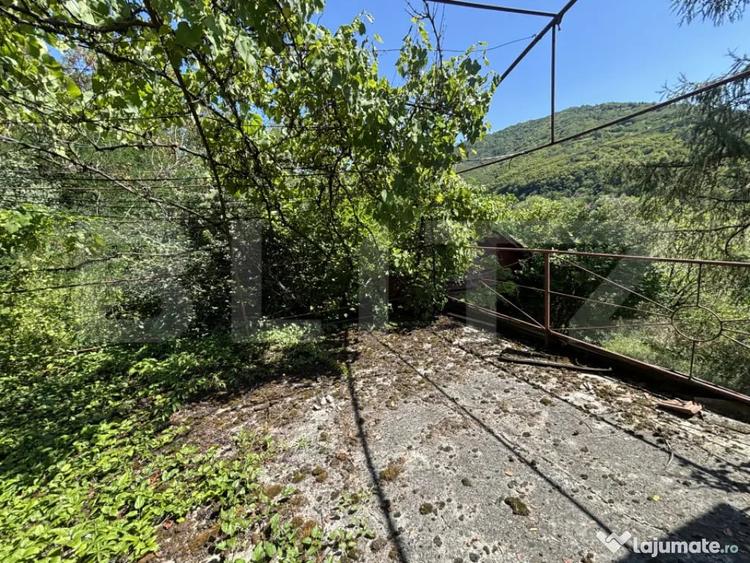 Casă cu 5 camere cu Teren 900 Mp în Cehei