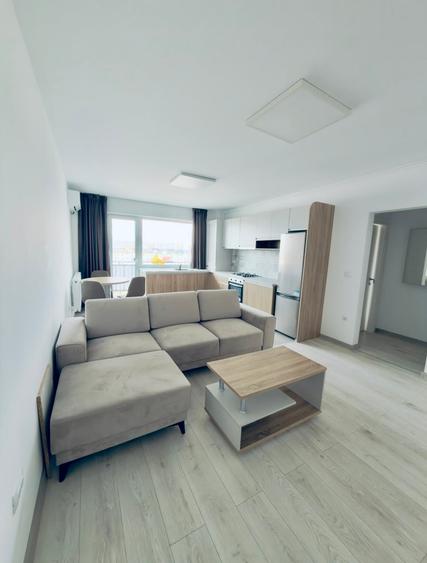 Apartament cu 2 camere semidecomandat în Tractorul