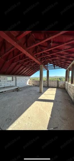 Casă cu 5 camere cu Teren 3650 Mp în Sutești