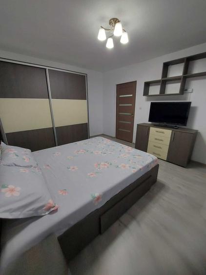 Garsonieră decomandată în 1 Mai