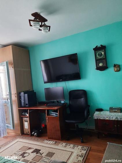Apartament cu 4 camere decomandat în Micro 17
