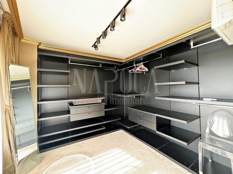 Apartament cu 3 camere semidecomandat în Plopilor