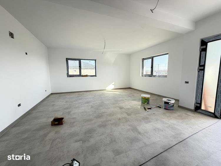Casă cu 3 camere cu Teren 500 Mp în Țițești