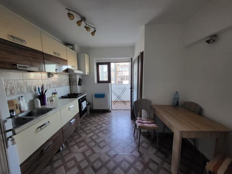 Apartament cu 2 camere decomandat în Cuied
