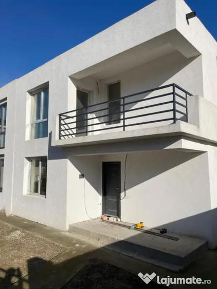 Vila de Vanzare in Mamaia Sat | Zona Premium - 1