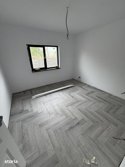 Casă cu 4 camere cu Teren 400 Mp în Clinceni
