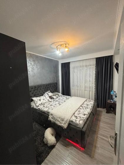 Apartament cu 3 camere semidecomandat în Central
