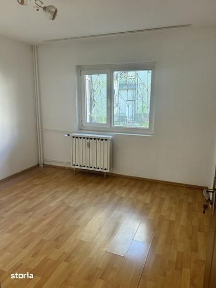 Apartament cu 2 camere semidecomandat în Băneasa