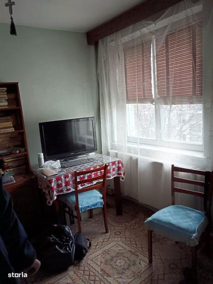 Apartament cu 3 camere semidecomandat în George Enescu