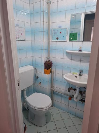 Apartament cu 3 camere semidecomandat, mobilat în Nădlac