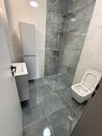 Apartament cu 3 camere decomandat în Turnișor