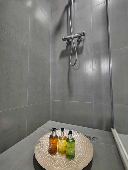 Apartament cu 3 camere decomandat în Tătărași