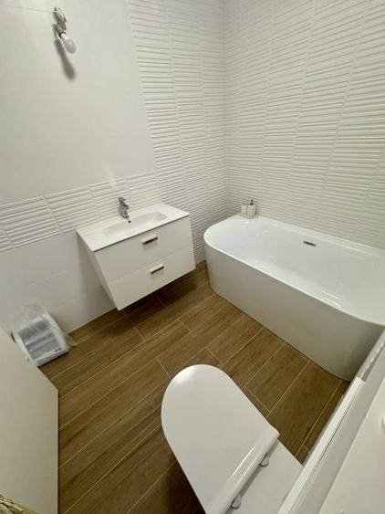 Apartament cu 3 camere decomandat în Ștefan cel Mare