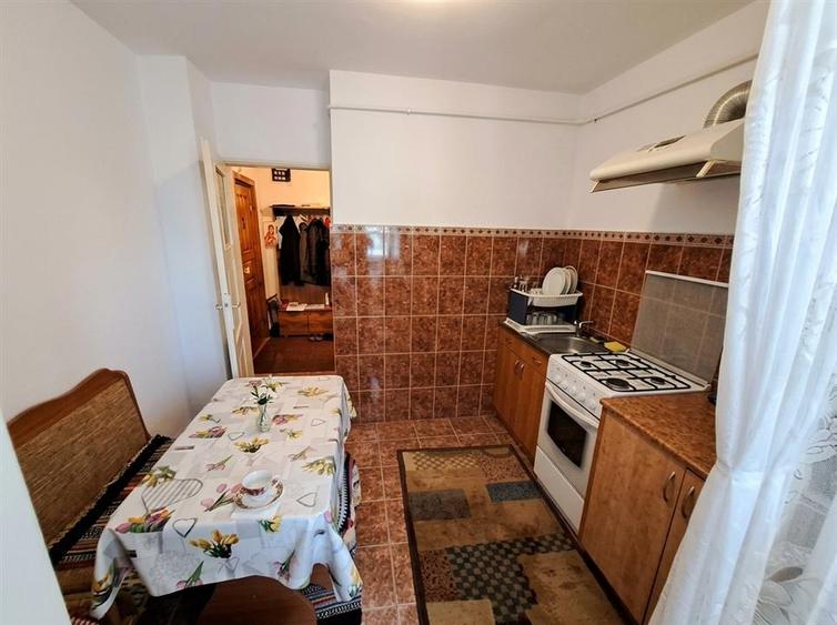 Apartament cu 3 camere decomandat, mobilat în Obcini