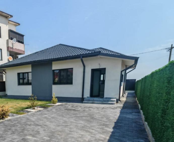 Casă cu 4 camere cu Teren 398 Mp în Cumpăna