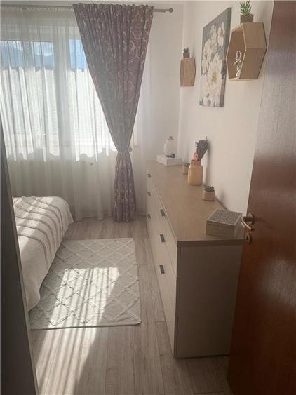 Apartament cu 3 camere semidecomandat, mobilat în Astra
