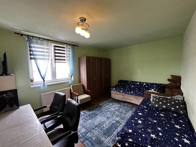 Apartament cu 4 camere decomandat în Exterior Vest