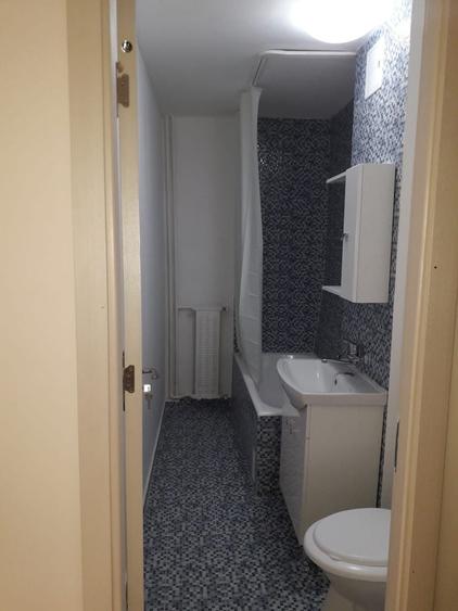 Garsonieră decomandată în Tei