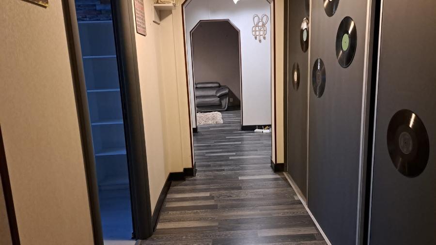 Apartament cu 3 camere decomandat, mobilat în Dristor