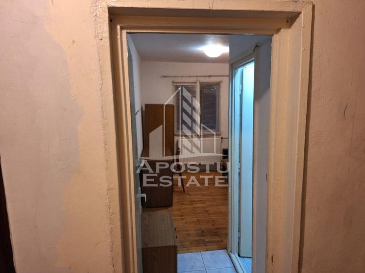 Garsonieră decomandată, mobilată în Complex Studențesc