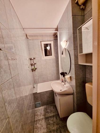 1 Decembrie - metrou, stradal, mobilată si utilată modern, renovată, libera - 5