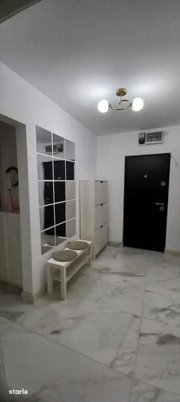Apartament cu 3 camere decomandat în Drumul Taberei
