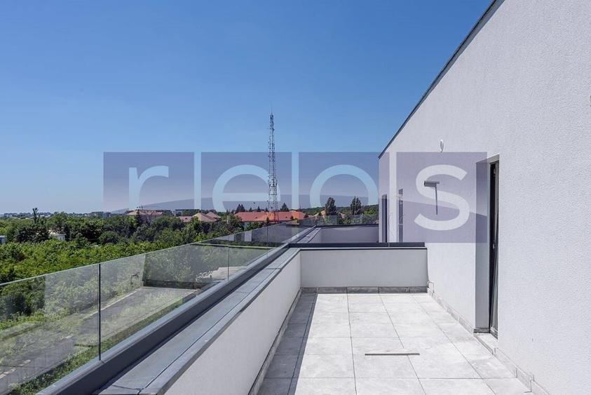 Penthouse cu 3 camere semidecomandat, mobilat în Băneasa
