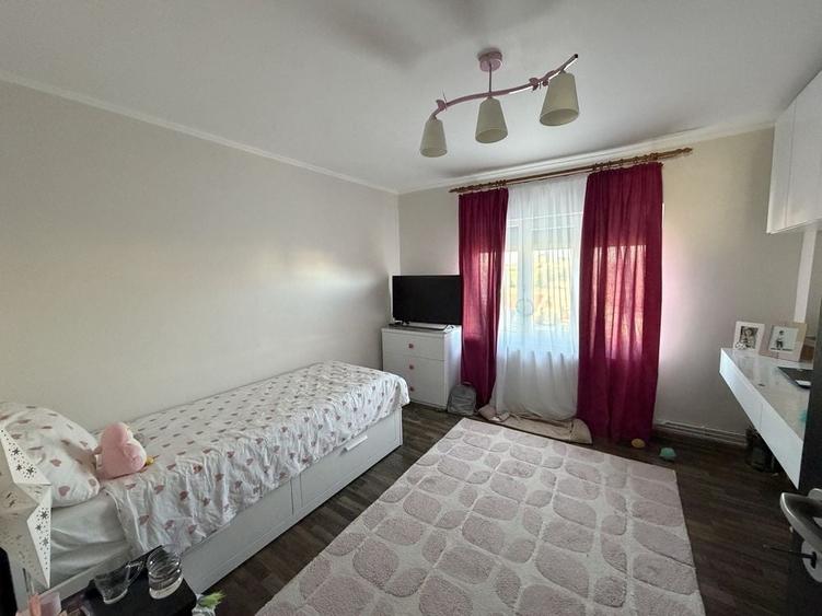 Apartament cu 3 camere decomandat în Soarelui