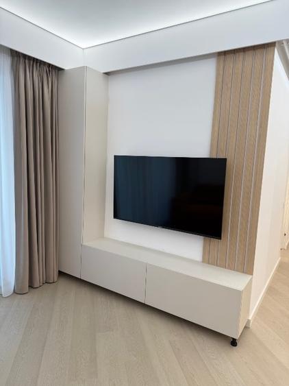 Apartament cu 3 camere semidecomandat în Central