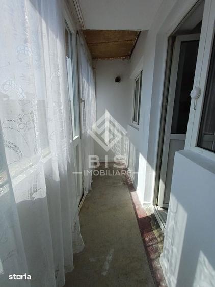 Apartament cu 3 camere decomandat, mobilat în Sud