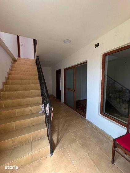 Casă cu 7 camere cu Teren 1130 Mp în Central