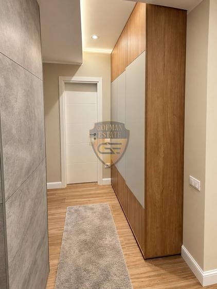 Apartament cu 3 camere decomandat, mobilat în Palazu Mare
