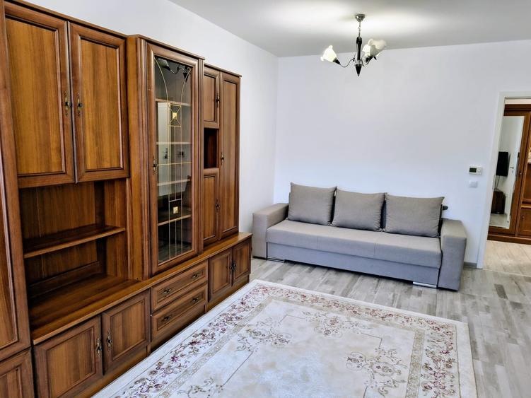 Garsonieră decomandată în Avantgarden