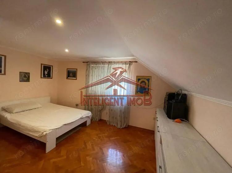 Casă cu 5 camere cu Teren 900 Mp în Hurez