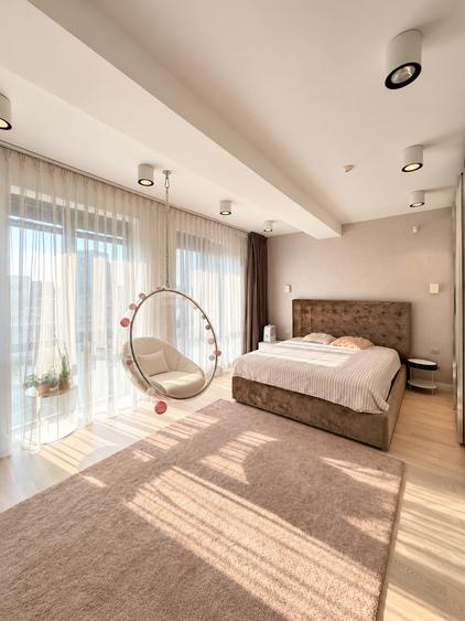 Apartament cu 5 camere semidecomandat în P-ța Unirii