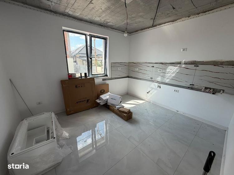 Casă cu 4 camere în Central