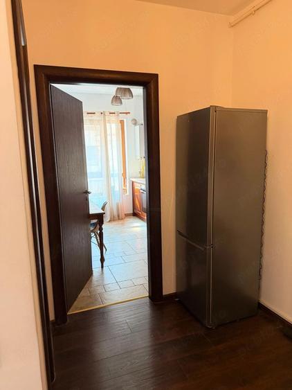 Apartament cu 3 camere decomandat în Metalurgiei