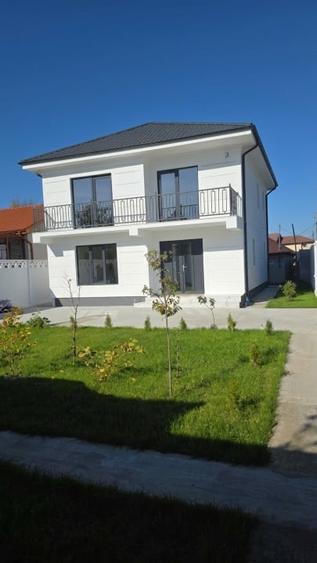 Casă individuală cu 4 camere cu Canalizare în Ovidiu