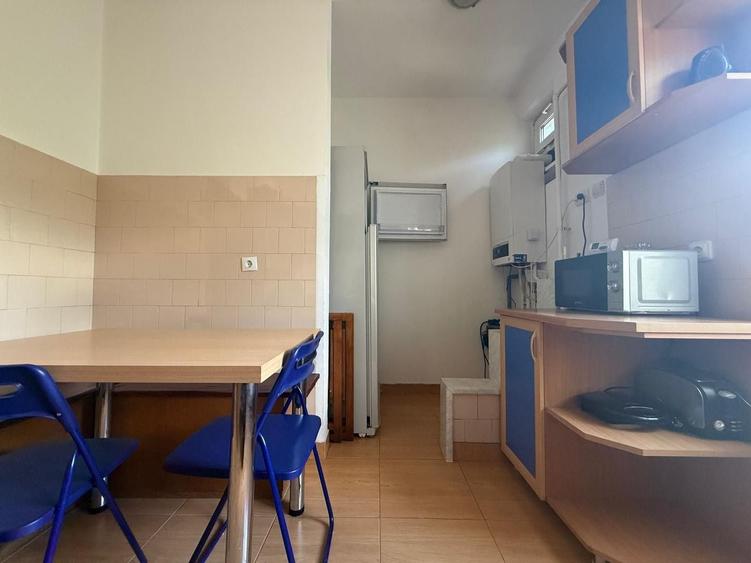 Apartament 3 camere de inchiriat, str. Bucuresti - 12