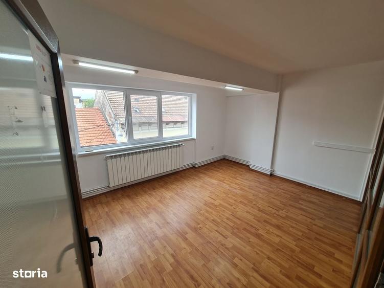 Spațiu comercial, de 151 mp, în Ultracentral