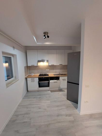 Apartament cu 2 camere semidecomandat în Dumbrăvița